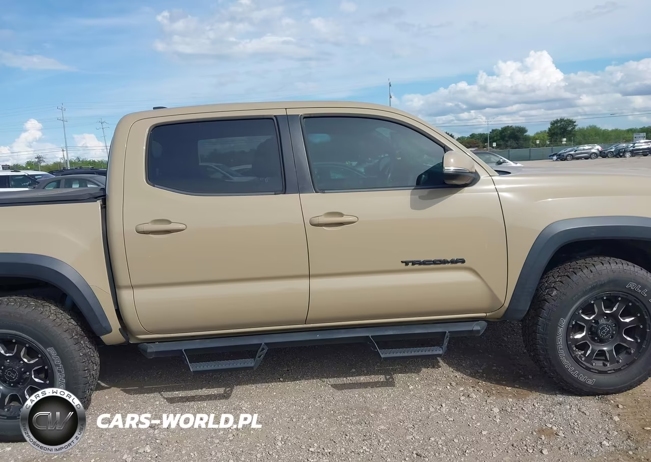 2018 Toyota Tacoma Trd Off Road VIN:3TMAZ5CN5JM062815 - 13