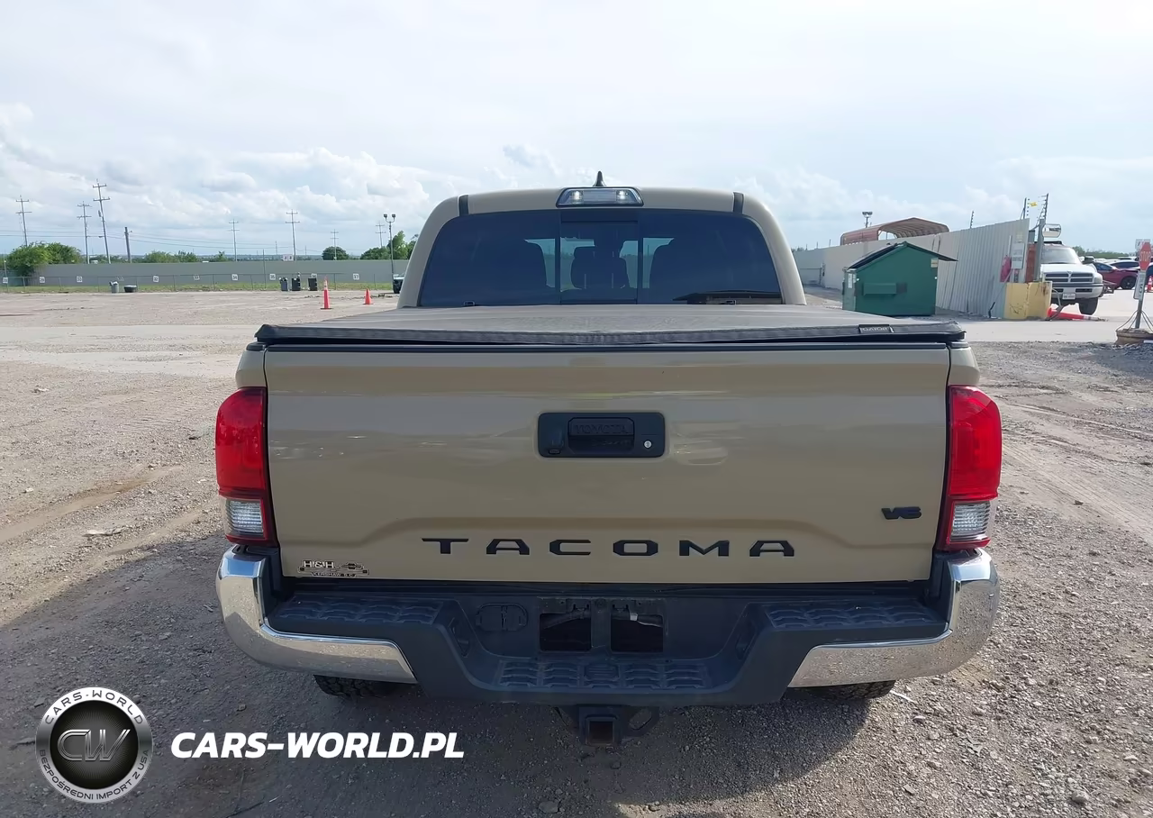 2018 Toyota Tacoma Trd Off Road VIN:3TMAZ5CN5JM062815 - 16