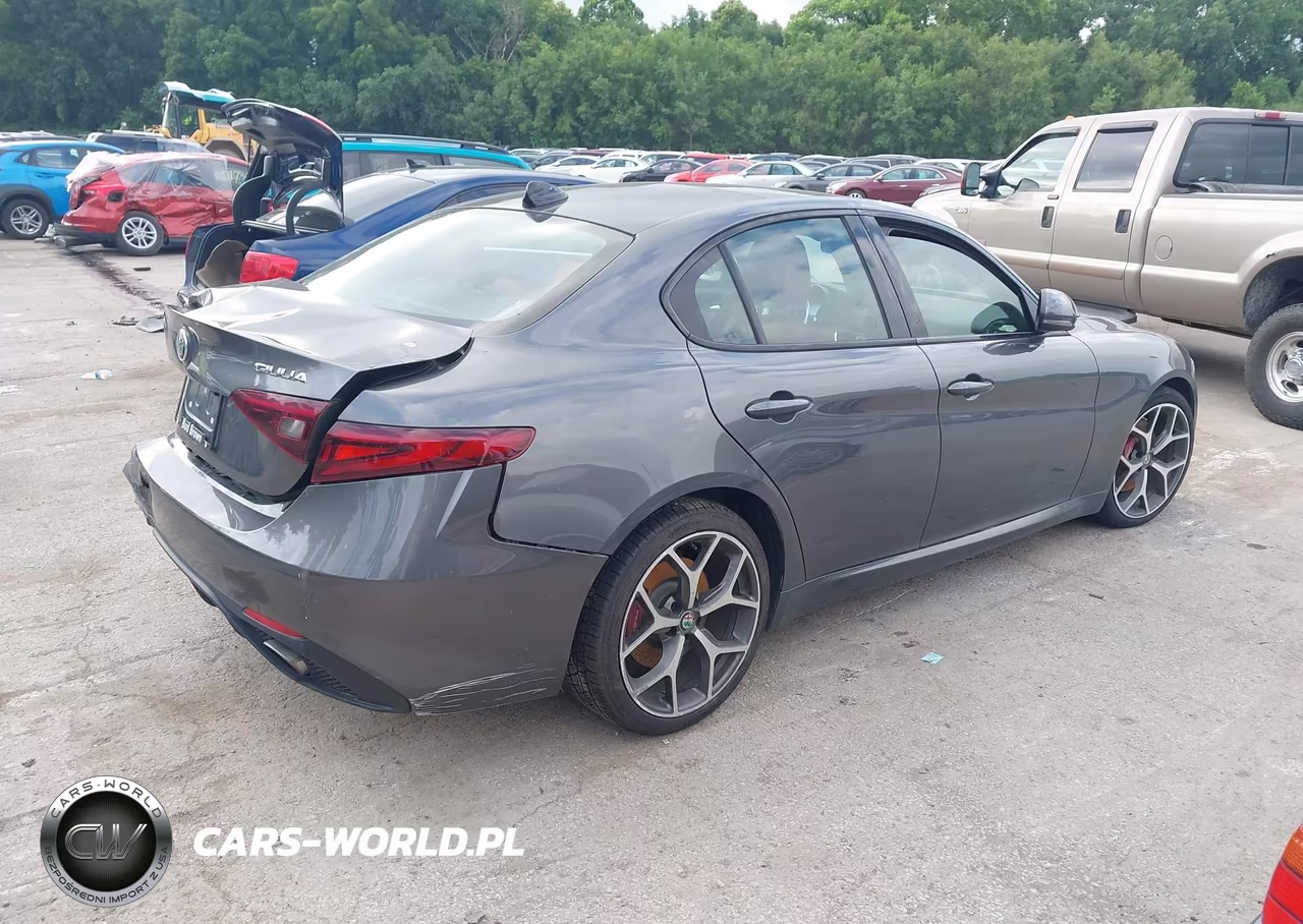 2018 Alfa Romeo Giulia Ti Sport Awd VIN:ZARFAEEN5J7594625 - 4