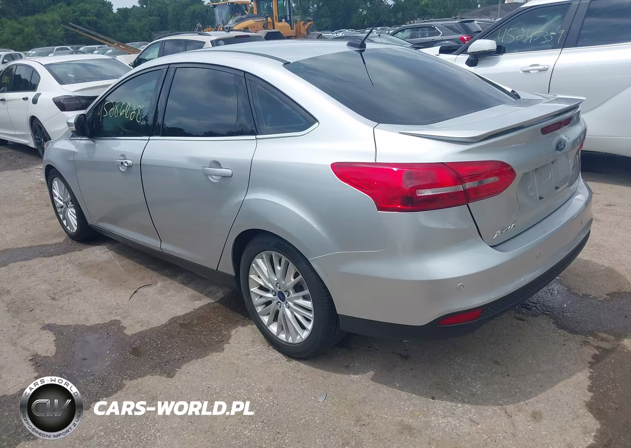 2017 Ford Focus Titanium VIN:1FADP3J29HL288275 - 3