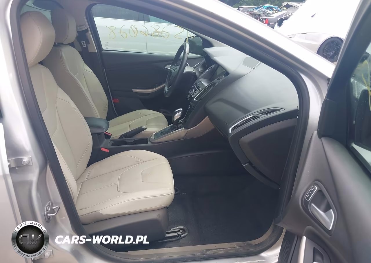 2017 Ford Focus Titanium VIN:1FADP3J29HL288275 - 5