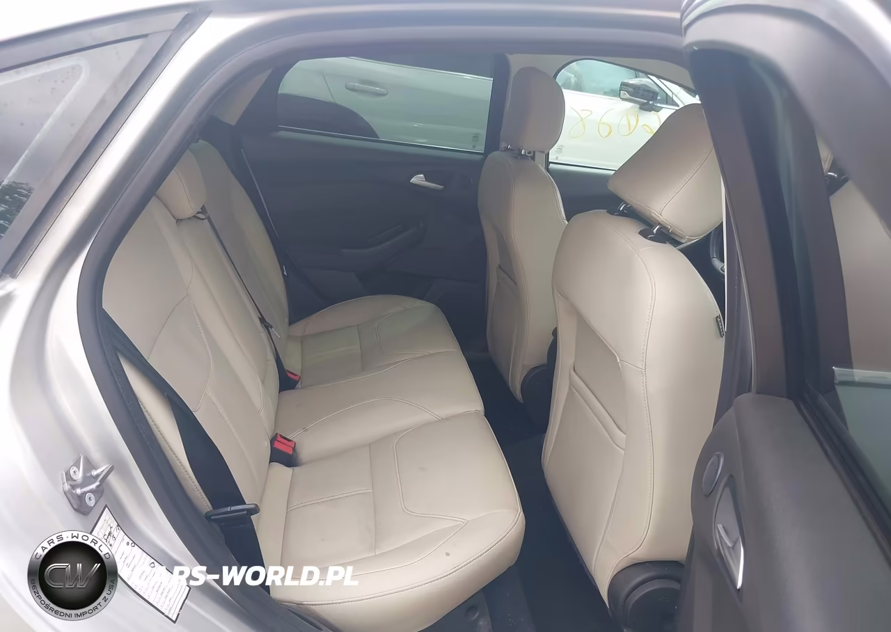 2017 Ford Focus Titanium VIN:1FADP3J29HL288275 - 8