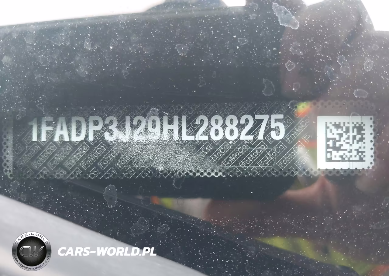 2017 Ford Focus Titanium VIN:1FADP3J29HL288275 - 9