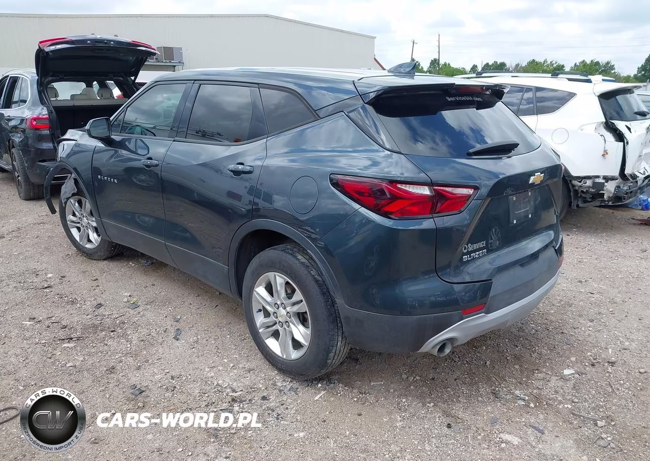 2019 Chevrolet Blazer VIN:3GNKBBRAXKS670037 - 3