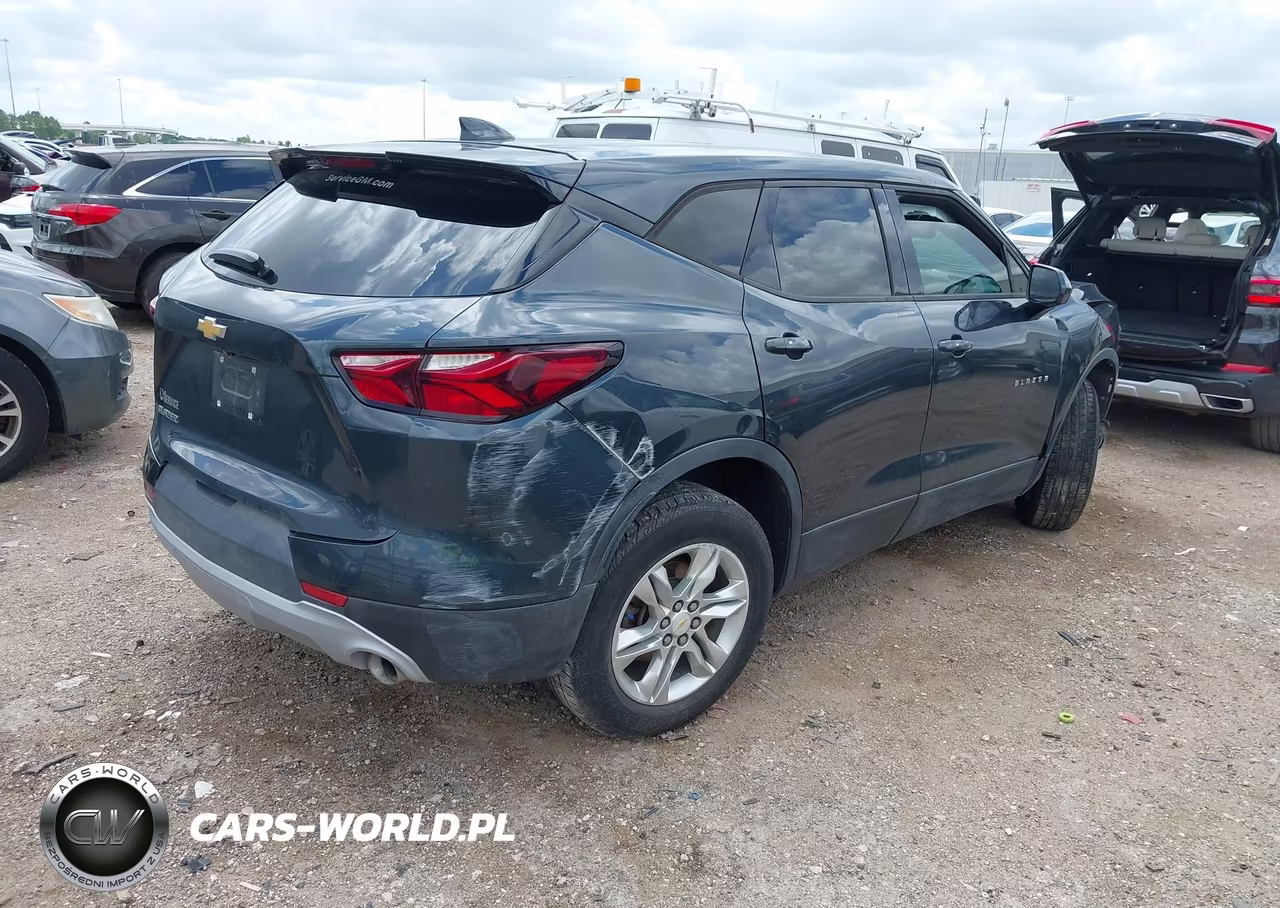 2019 Chevrolet Blazer VIN:3GNKBBRAXKS670037 - 4