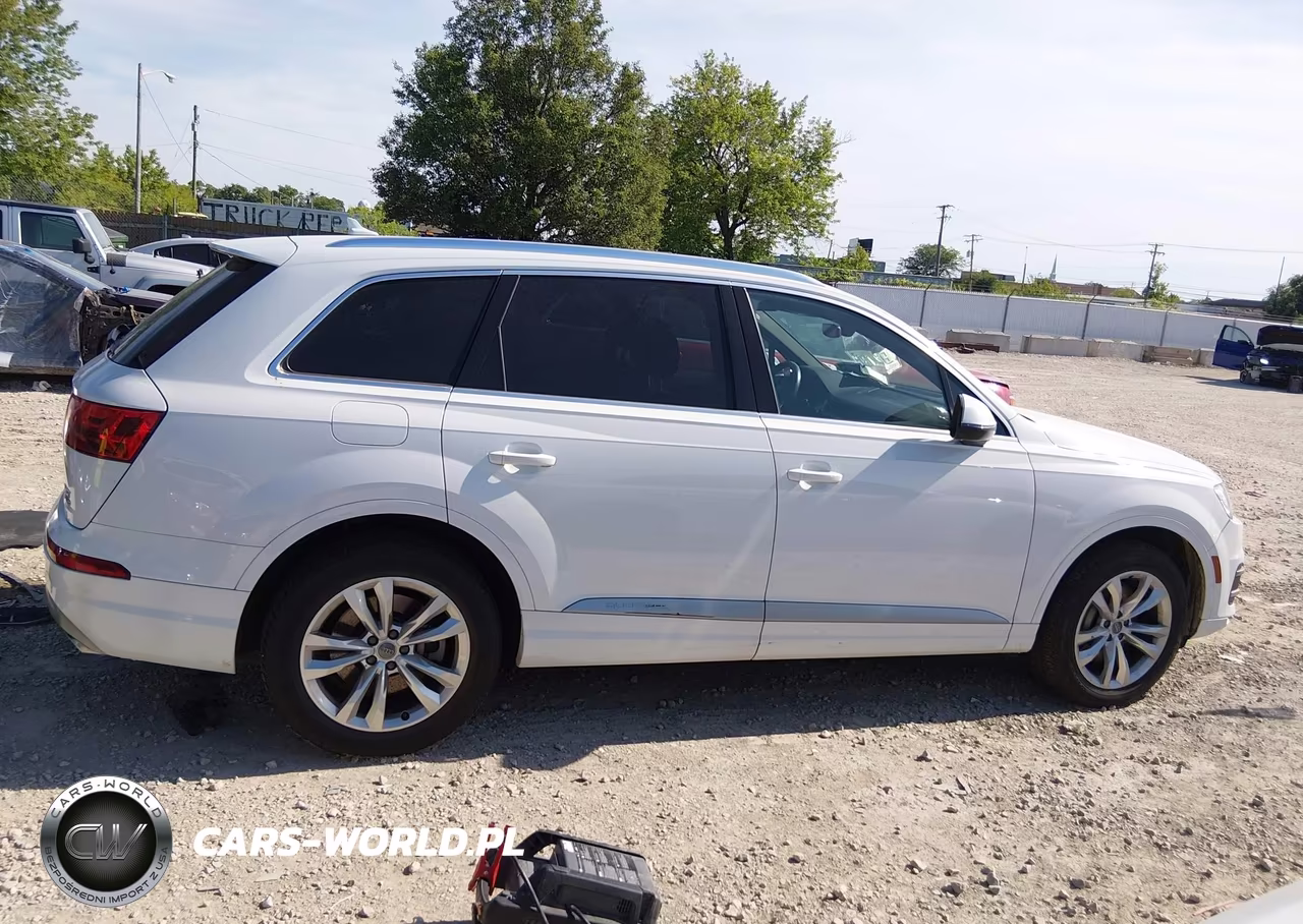2017 Audi Q7 3.0T Premium VIN:WA1LAAF76HD019493 - 13