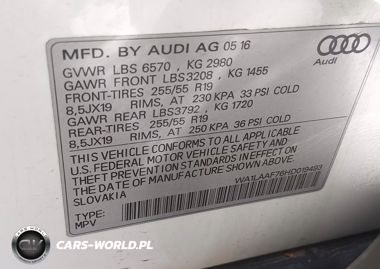 2017 Audi Q7 3.0T Premium VIN:WA1LAAF76HD019493 - 9