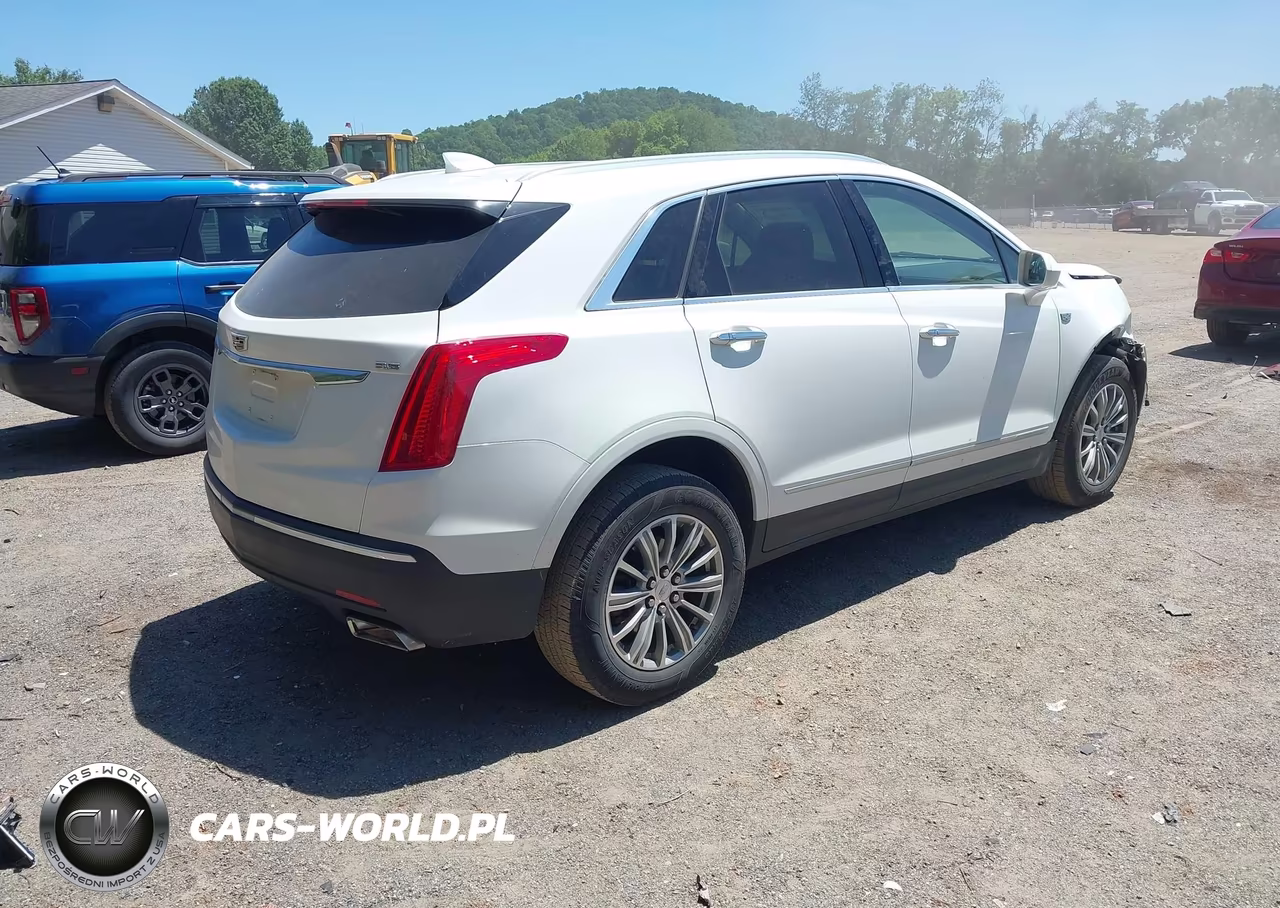 2018 Cadillac Xt5 Luxury VIN:1GYKNCRSXJZ245928 - 4