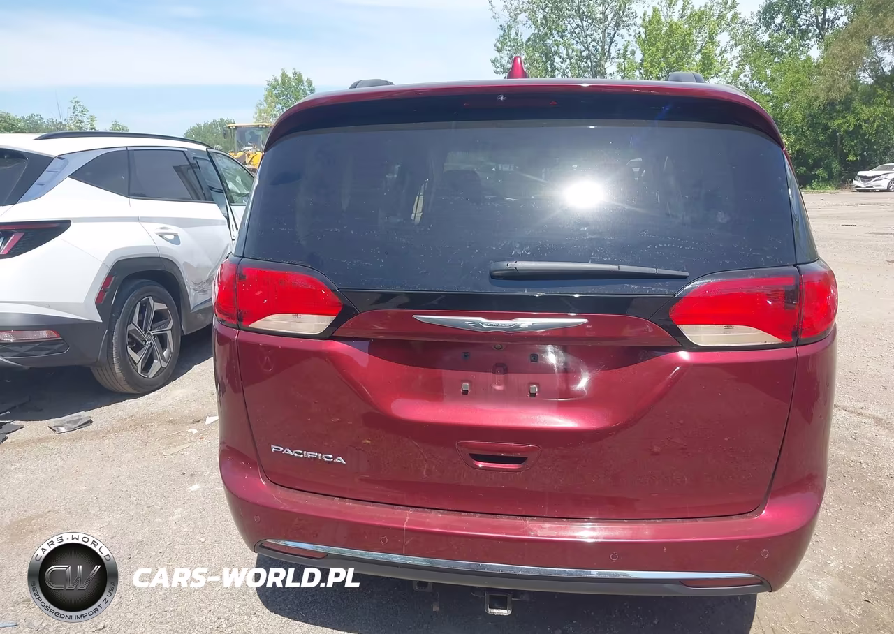 2017 Chrysler Pacifica Touring-L VIN:2C4RC1BG1HR509630 - 16