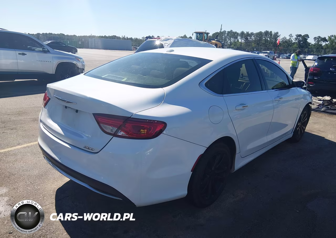 2015 Chrysler 200 Limited VIN:1C3CCCAB6FN675342 - 4
