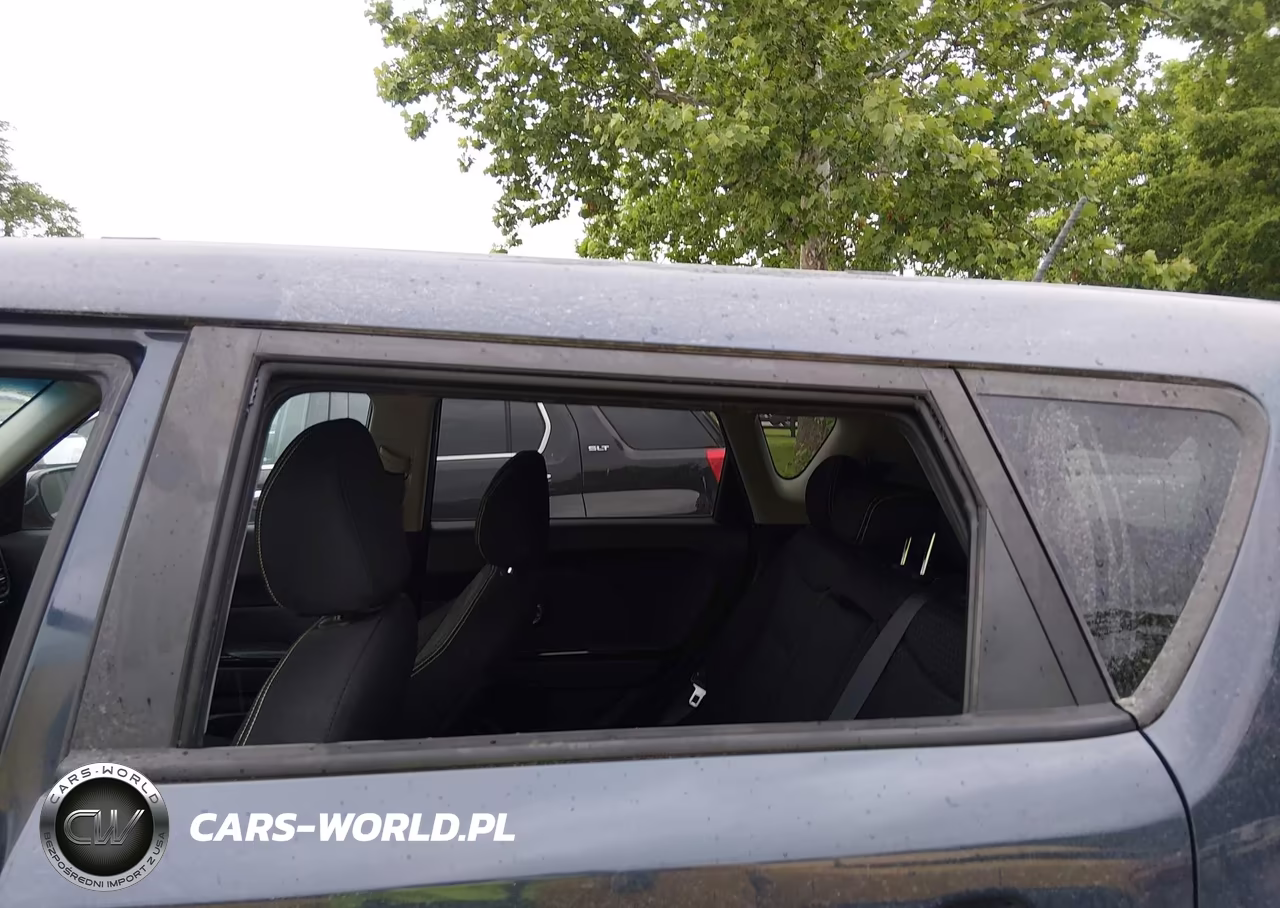 2016 Kia Soul + VIN:KNDJP3A50G7326037 - 6