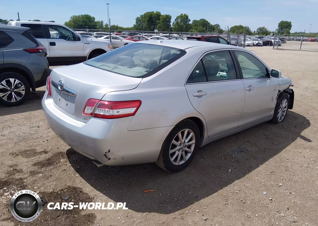 2011 Toyota Camry Xle VIN:4T1BF3EK7BU228202 - 4