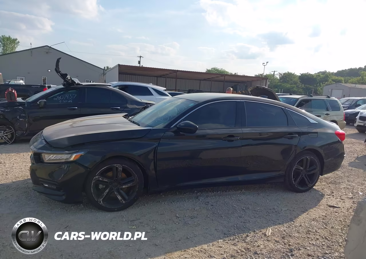 2018 Honda Accord Sport VIN:1HGCV1F32JA096104 - 14