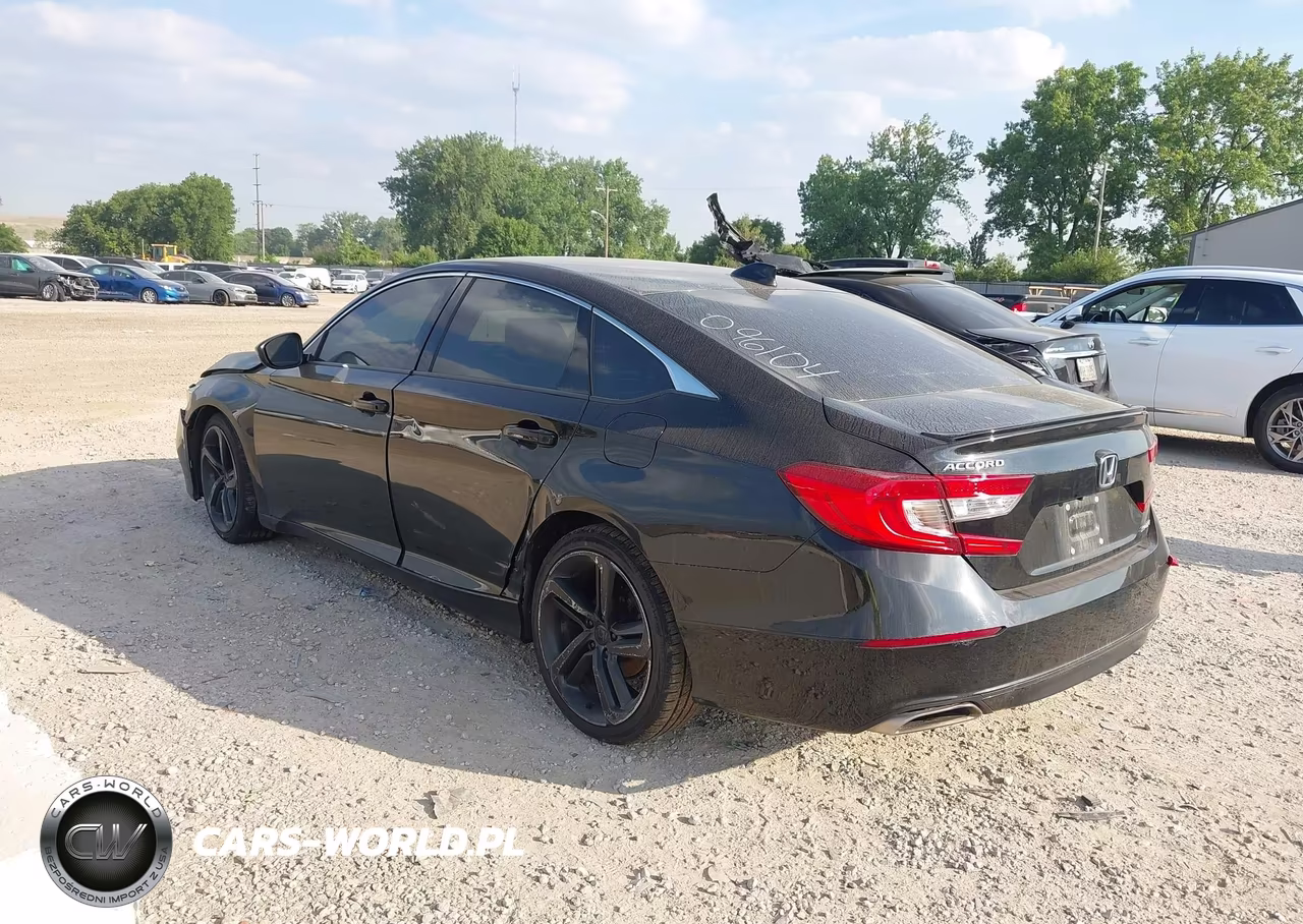 2018 Honda Accord Sport VIN:1HGCV1F32JA096104 - 3