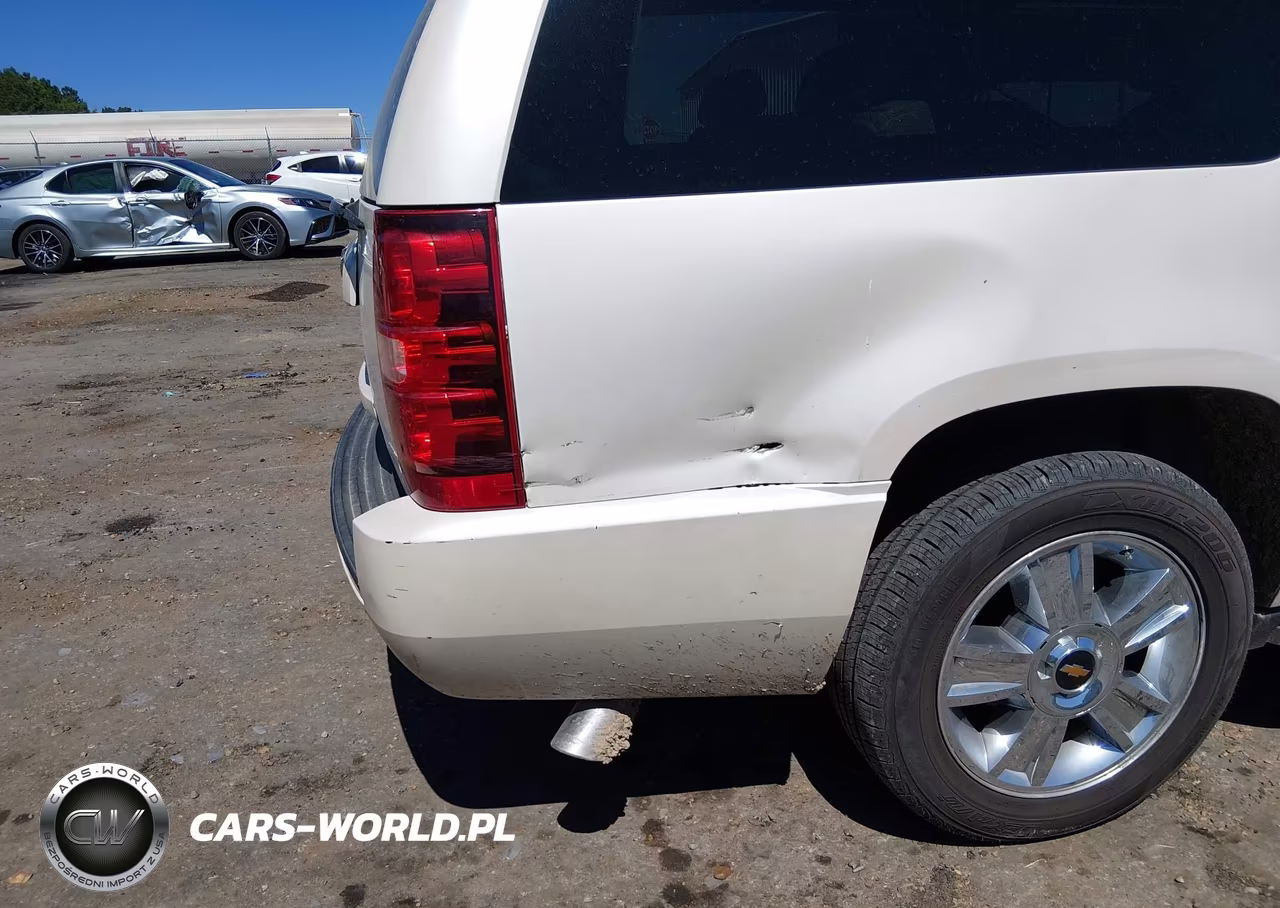 2010 Chevrolet Suburban 1500 Ltz VIN:1GNUCKE03AR211887 - 6