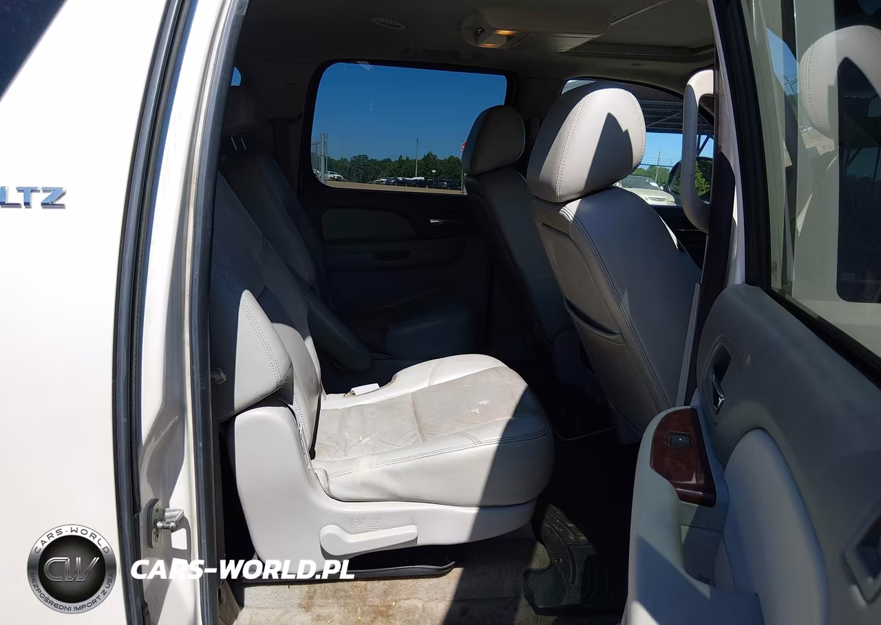 2010 Chevrolet Suburban 1500 Ltz VIN:1GNUCKE03AR211887 - 8