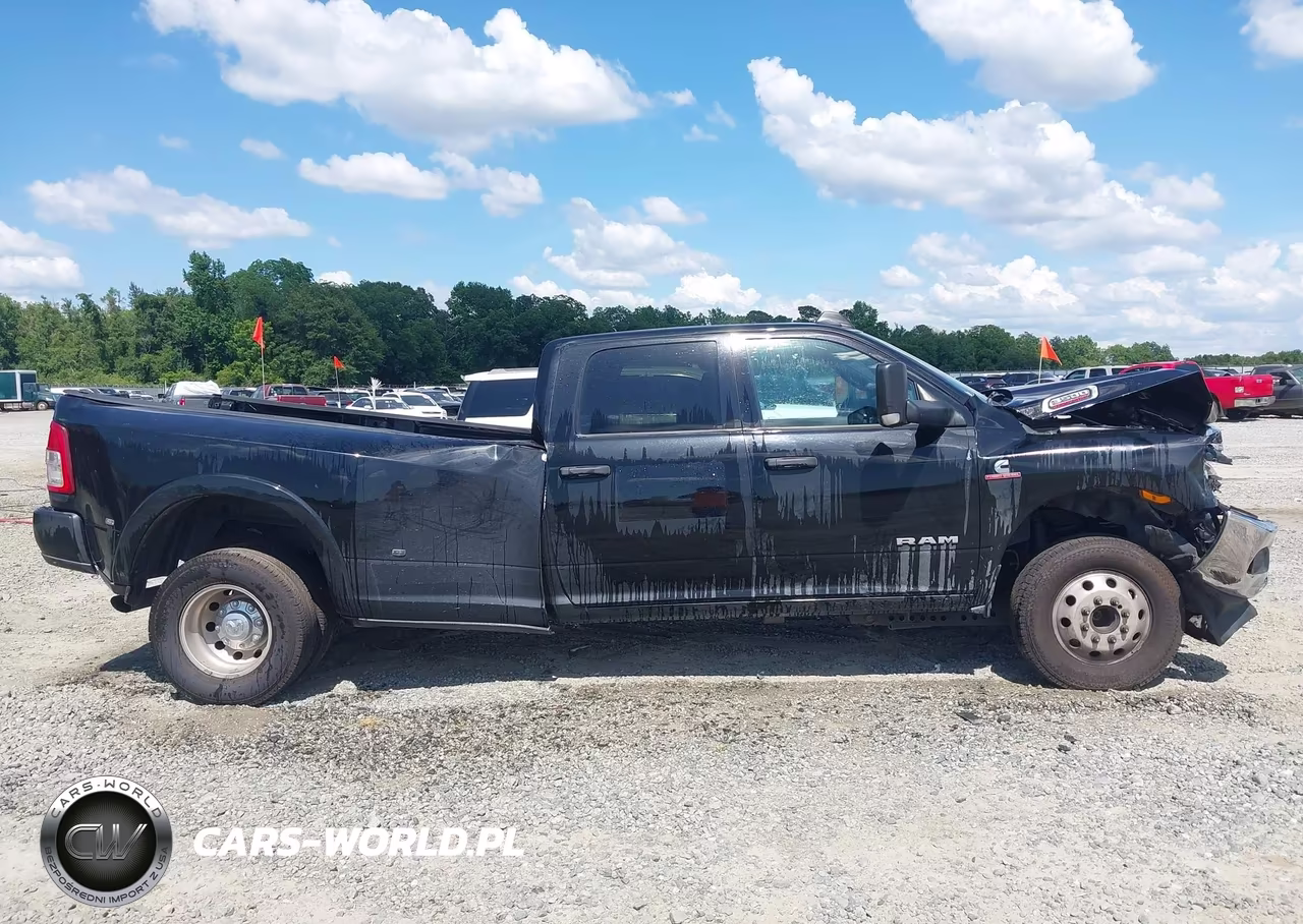 2022 Ram 3500 VIN:3C63RRGL0NG153401 - 13