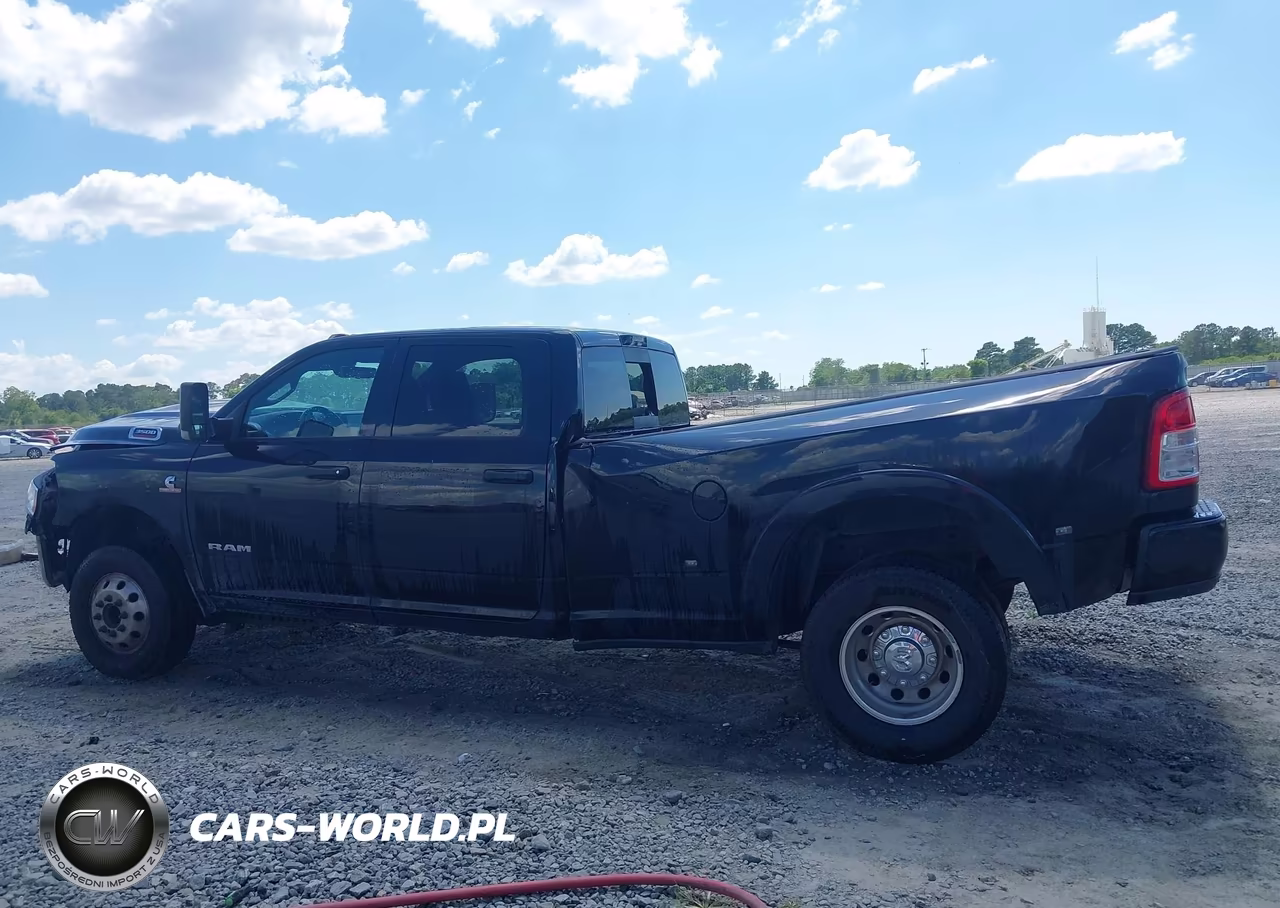 2022 Ram 3500 VIN:3C63RRGL0NG153401 - 14