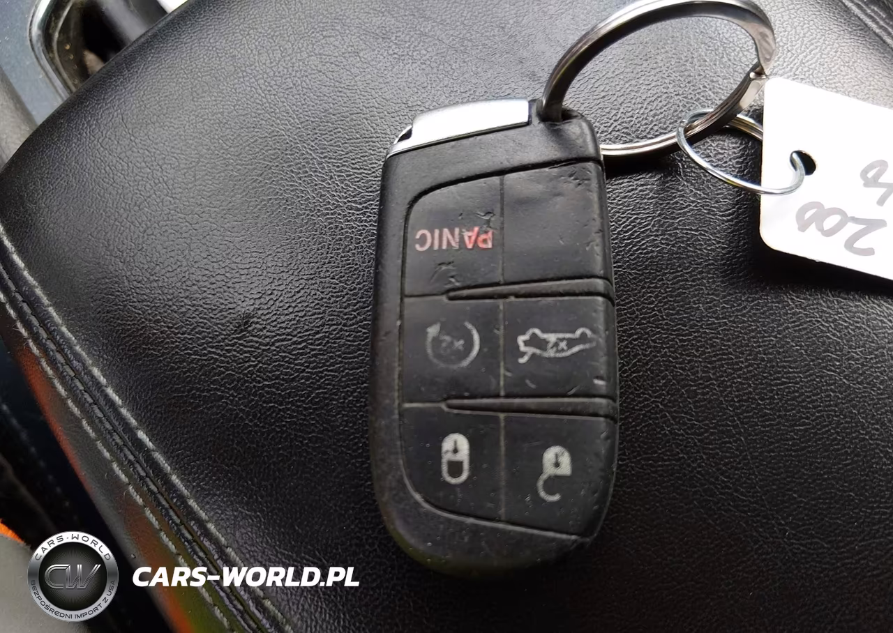 2015 Chrysler 200 S VIN:1C3CCCBB2FN663901 - 11