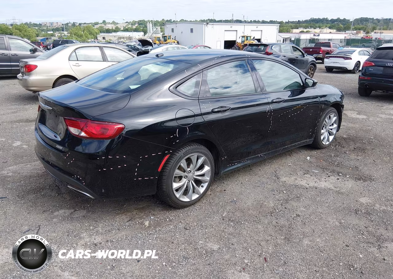 2015 Chrysler 200 S VIN:1C3CCCBB2FN663901 - 4