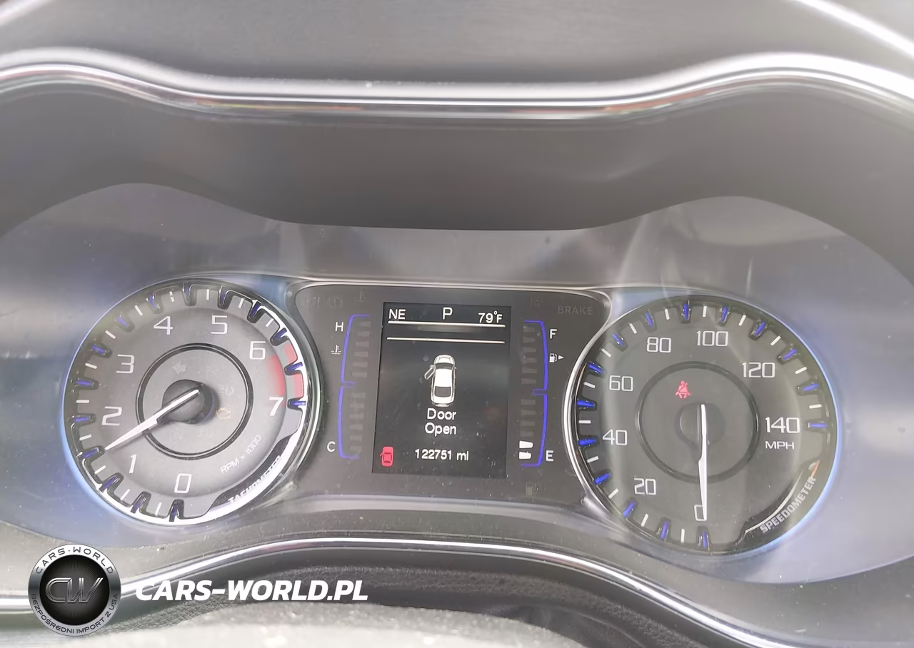 2015 Chrysler 200 S VIN:1C3CCCBB2FN663901 - 7