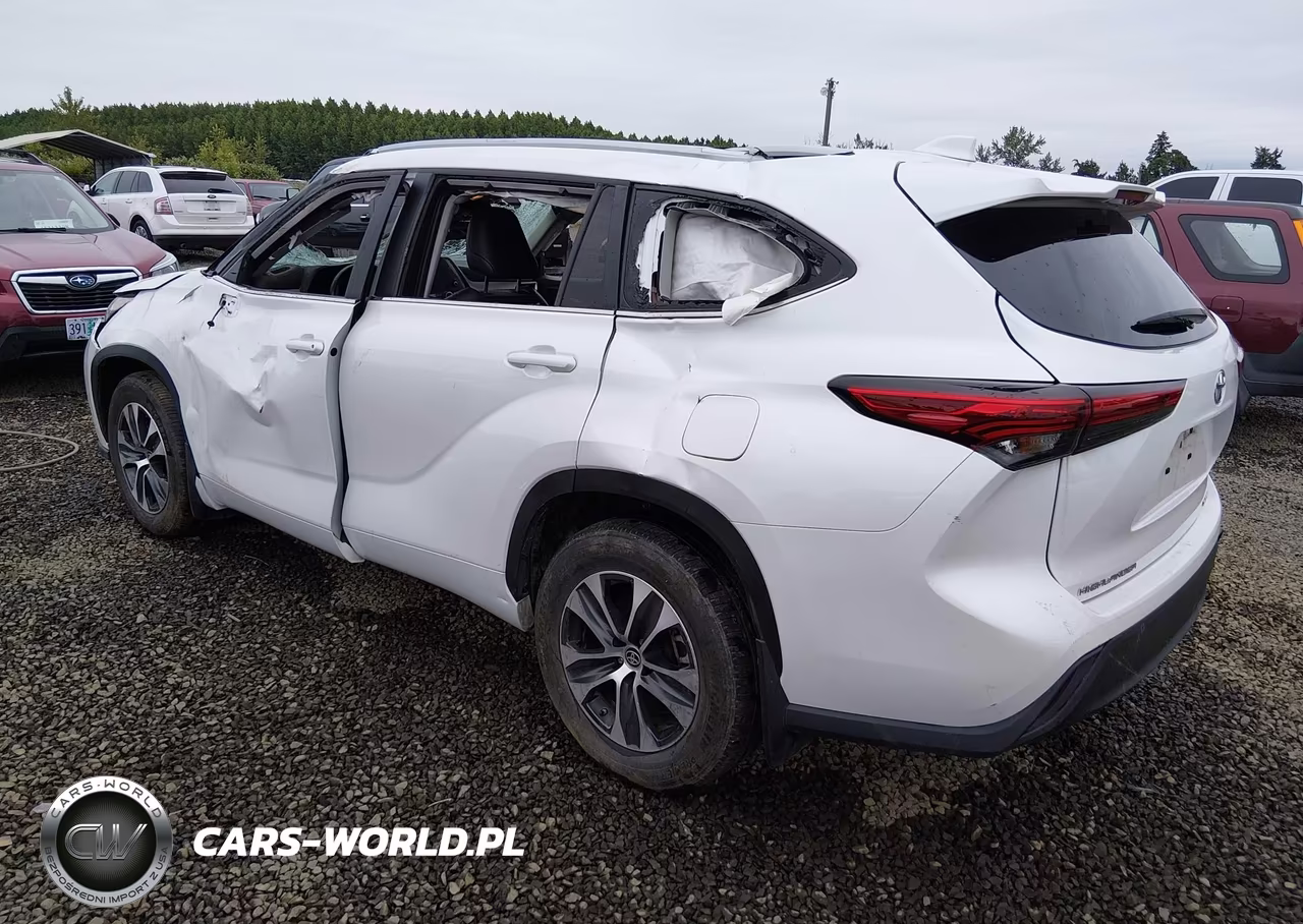 2022 Toyota Highlander Xle VIN:5TDHZRBH9NS564234 - 3