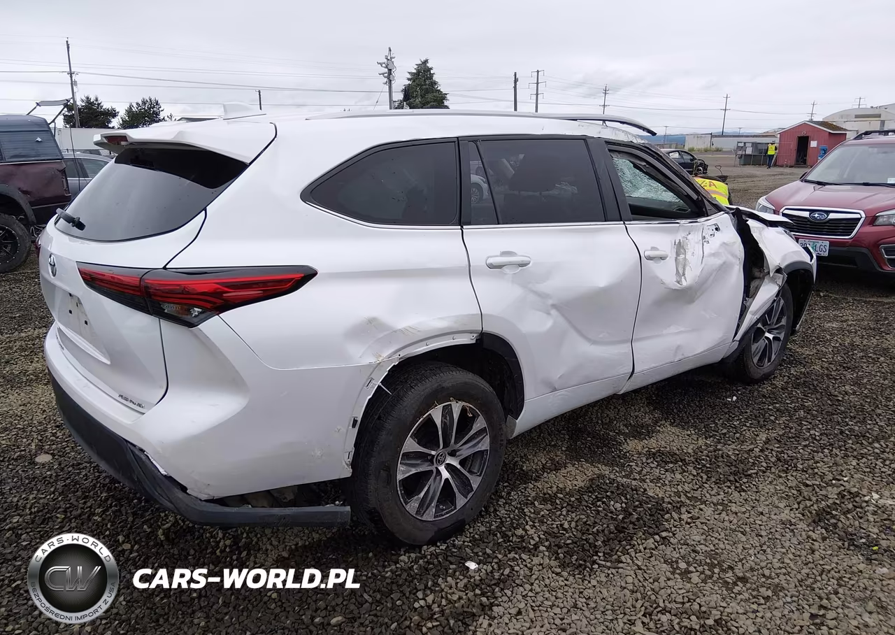 2022 Toyota Highlander Xle VIN:5TDHZRBH9NS564234 - 4