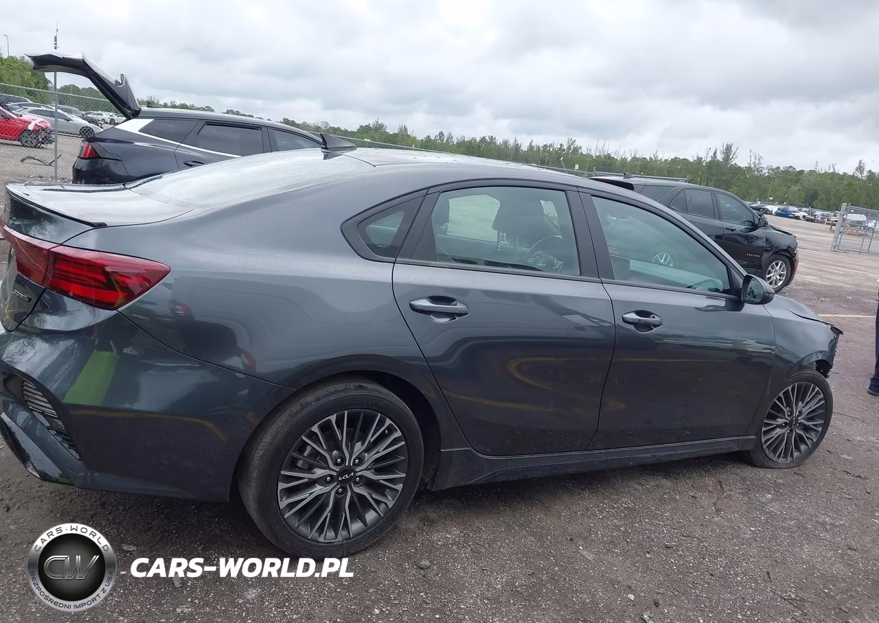2024 Kia Forte Gt-Line VIN:3KPF54ADXRE785667 - 14