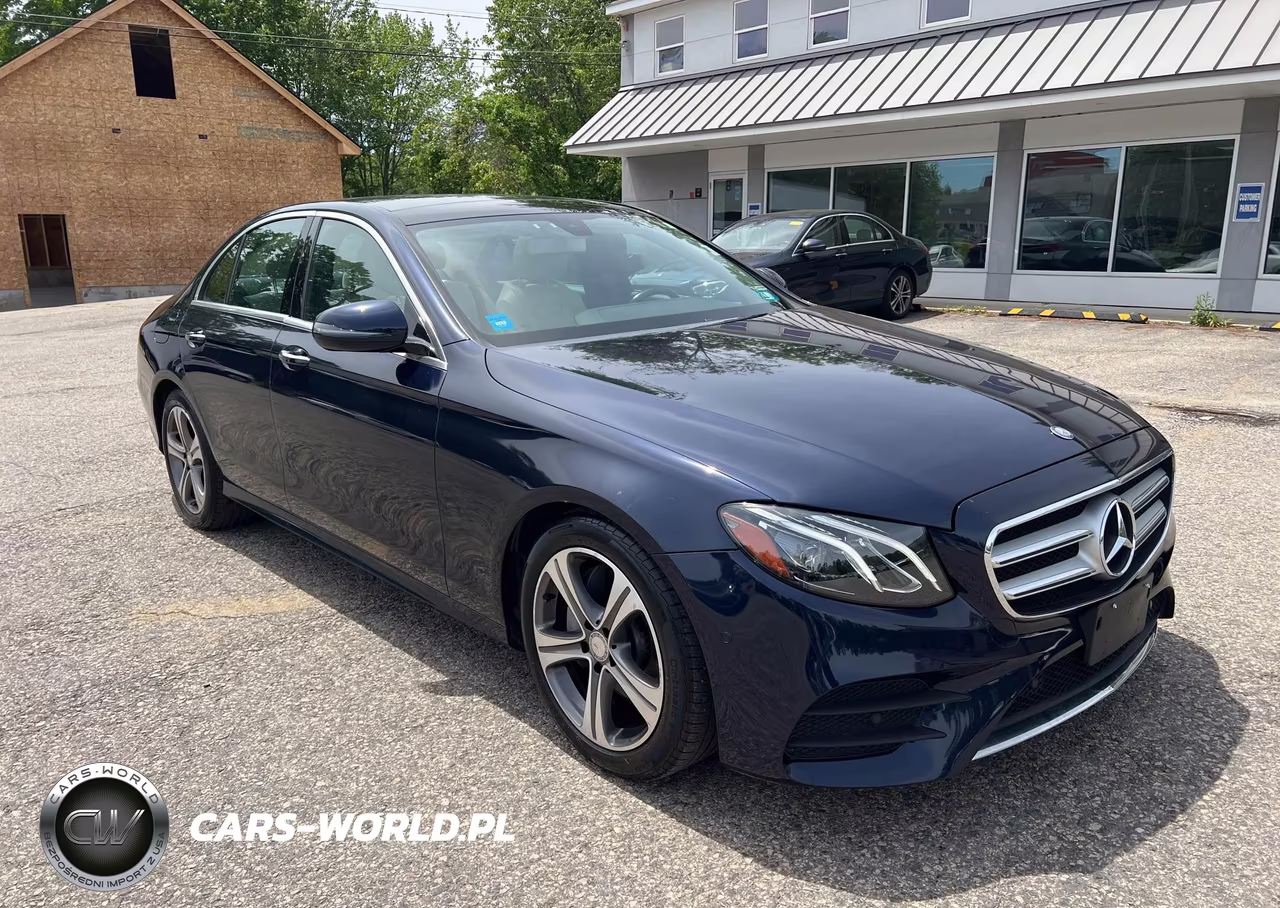 2017 Mercedes-Benz E 300 4Matic – zdjęcie 1 z 10