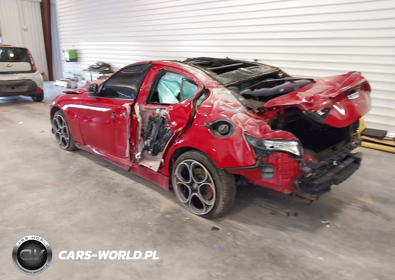 2023 Alfa Romeo Giulia Veloce Awd VIN:ZARFANBN2P7670959 - 3