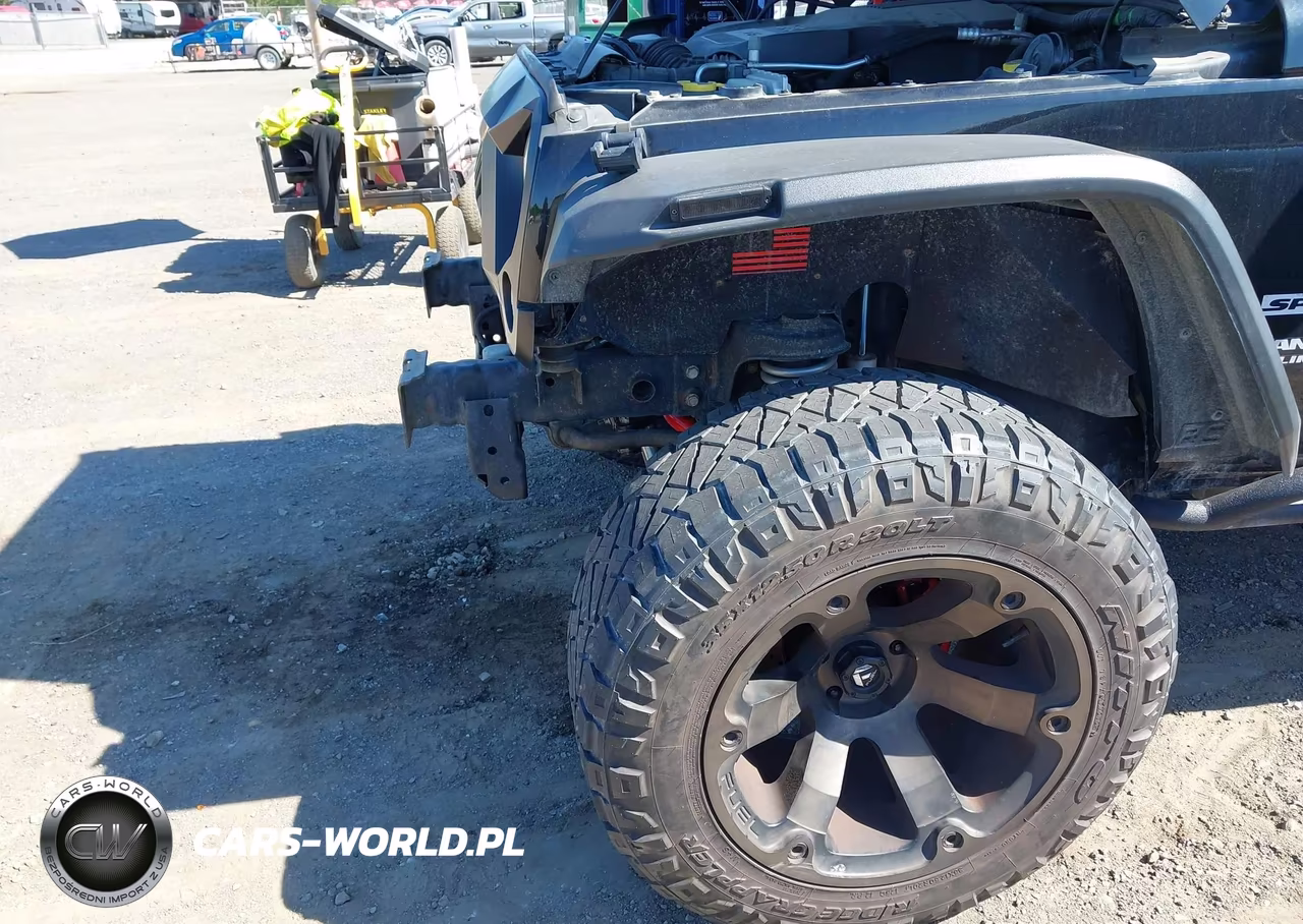 2017 Jeep Wrangler Unlimited Sport 4X4 VIN:1C4BJWDG7HL565601 - 19