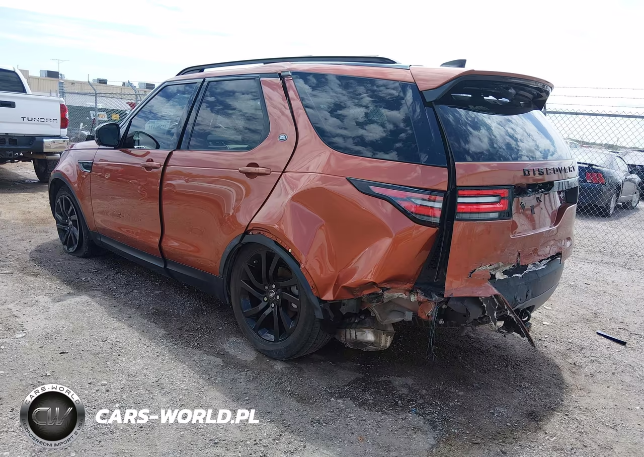2018 Land Rover Discovery Hse Luxury VIN:SALRT2RK9JA061074 - 3