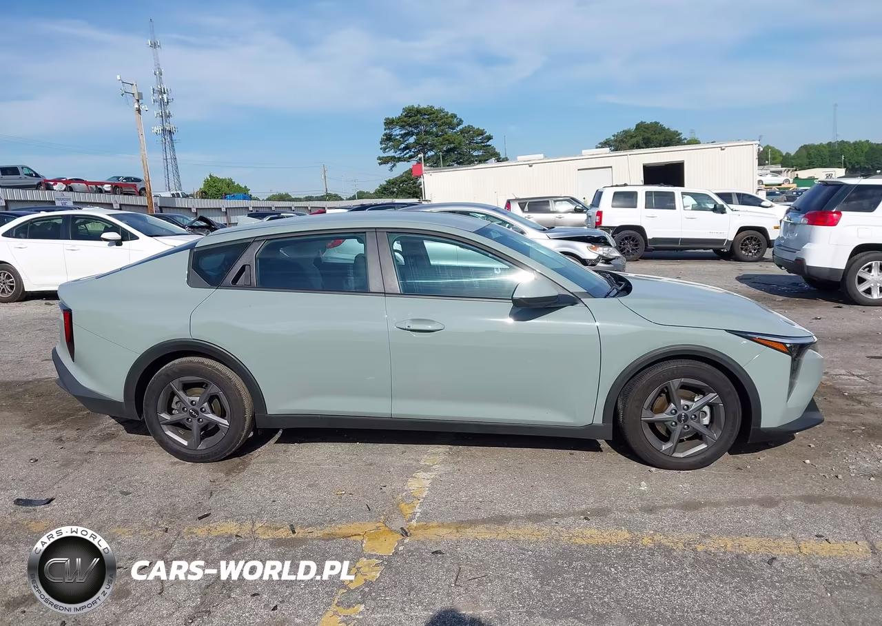2025 Kia K4 Lxs VIN:3KPFT4DE8SE226537 - 13