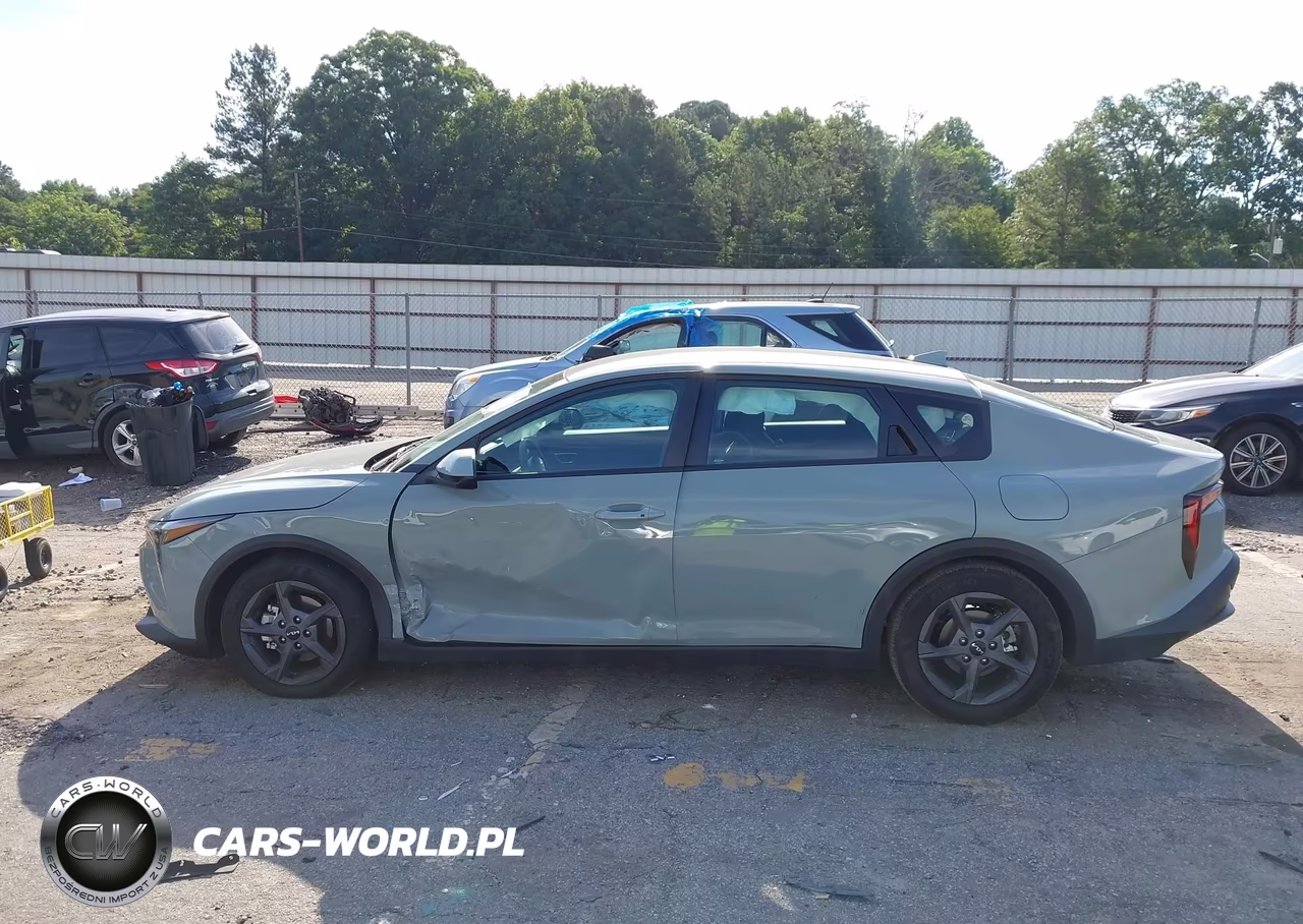 2025 Kia K4 Lxs VIN:3KPFT4DE8SE226537 - 14