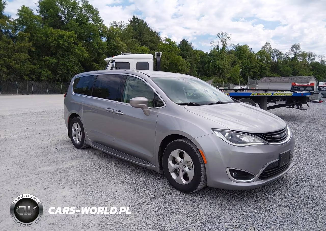 2018 Chrysler Pacifica Hybrid Touring Plus – zdjęcie 1 z 19
