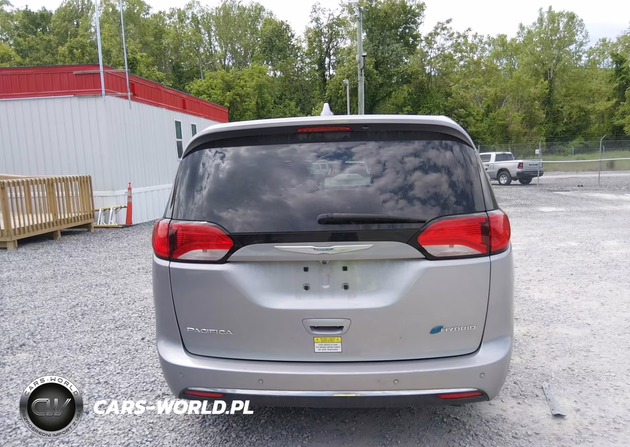 2018 Chrysler Pacifica Hybrid Touring Plus VIN:2C4RC1H70JR331304 - 19