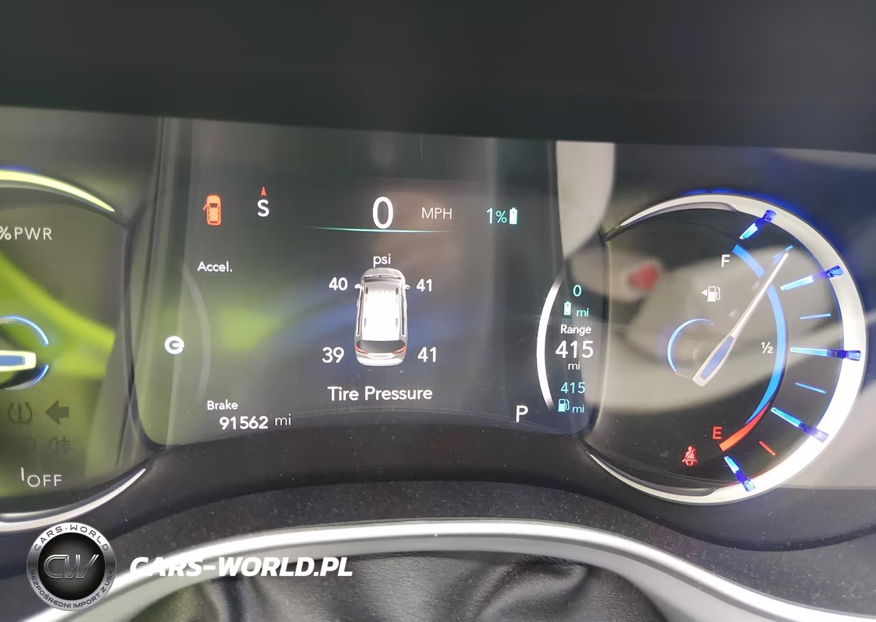 2018 Chrysler Pacifica Hybrid Touring Plus VIN:2C4RC1H70JR331304 - 7