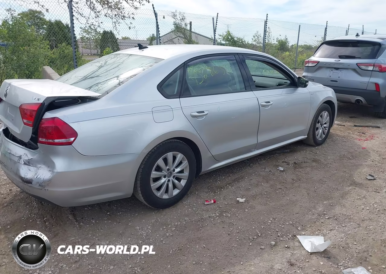 2015 Volkswagen Passat 1.8T Wolfsburg Edition VIN:1VWAT7A34FC076578 - 4