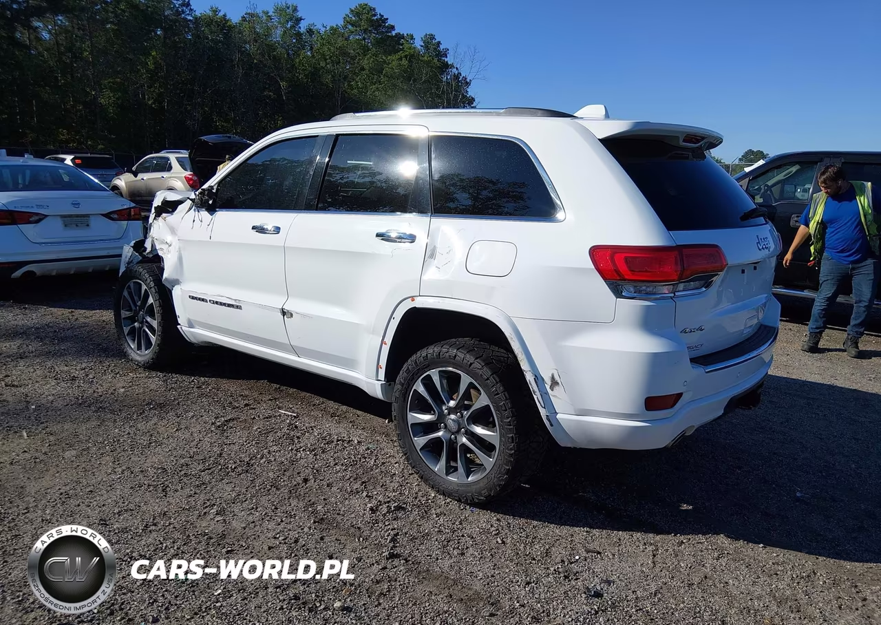 2017 Jeep Grand Cherokee Overland 4X4 VIN:1C4RJFCG4HC867069 - 3