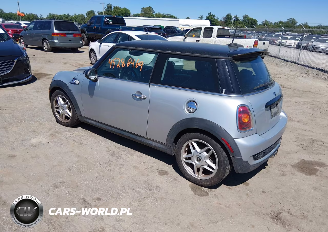 2009 Mini Cooper S VIN:WMWMF73539TT95879 - 3