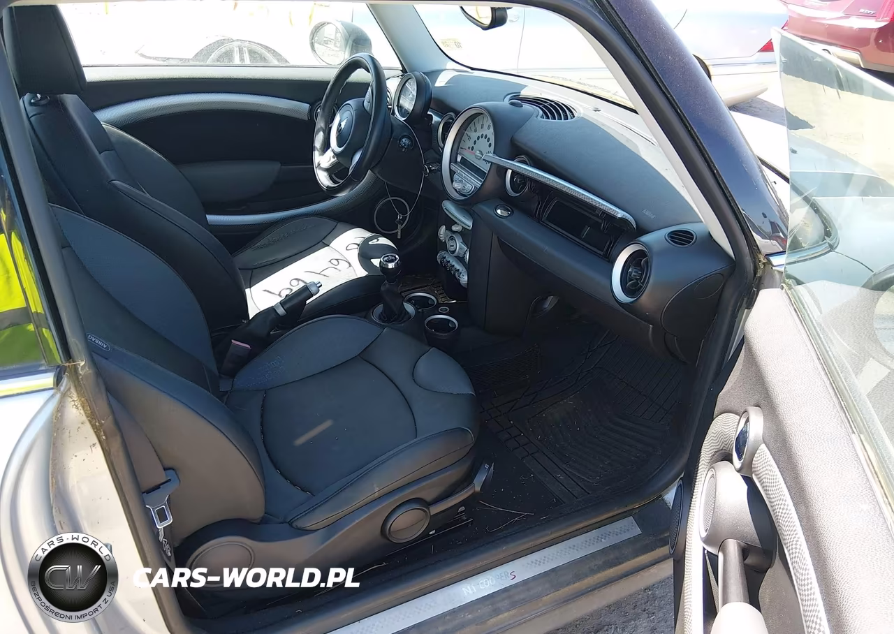 2009 Mini Cooper S VIN:WMWMF73539TT95879 - 5
