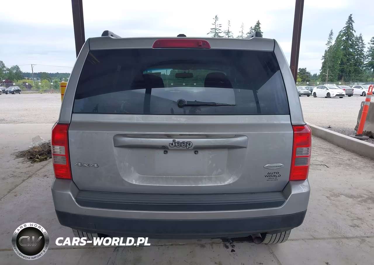 2016 Jeep Patriot Latitude VIN:1C4NJRFB5GD506913 - 16