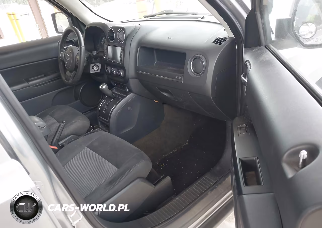 2016 Jeep Patriot Latitude VIN:1C4NJRFB5GD506913 - 5