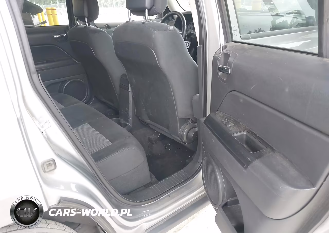 2016 Jeep Patriot Latitude VIN:1C4NJRFB5GD506913 - 8