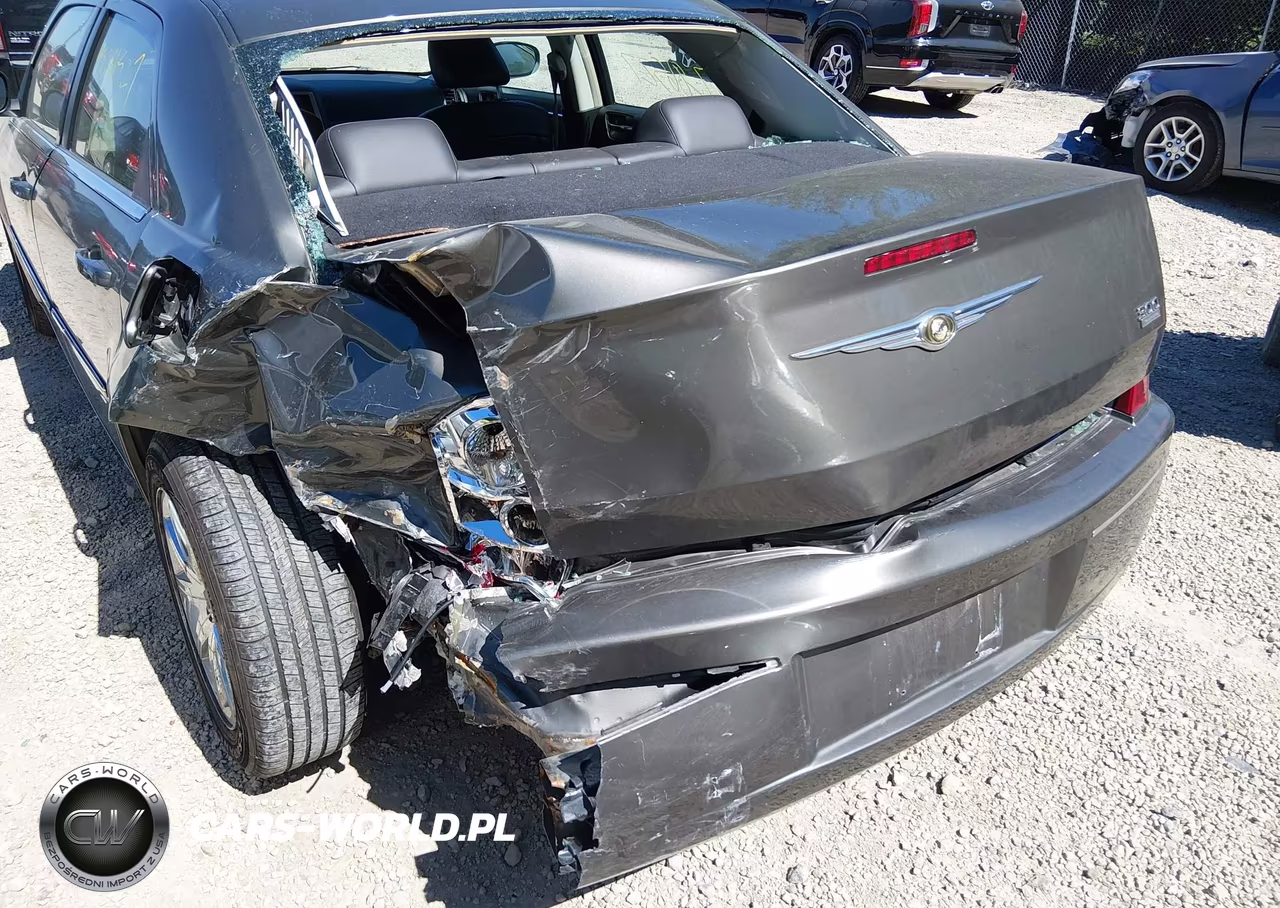 2009 Chrysler 300 Touring VIN:2C3LA53V79H575174 - 17