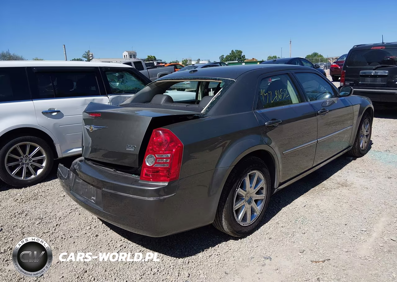 2009 Chrysler 300 Touring VIN:2C3LA53V79H575174 - 4