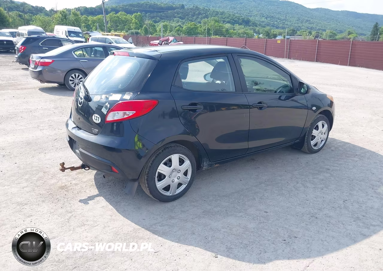 2014 Mazda Mazda2 Sport VIN:JM1DE1KY1E0183203 - 4