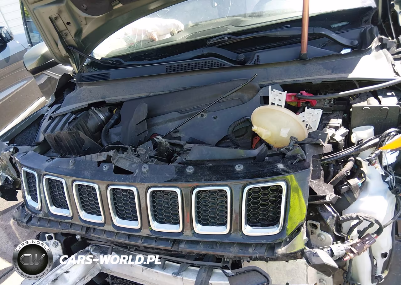 2018 Jeep Compass Latitude 4X4 VIN:3C4NJDBB8JT436897 - 10