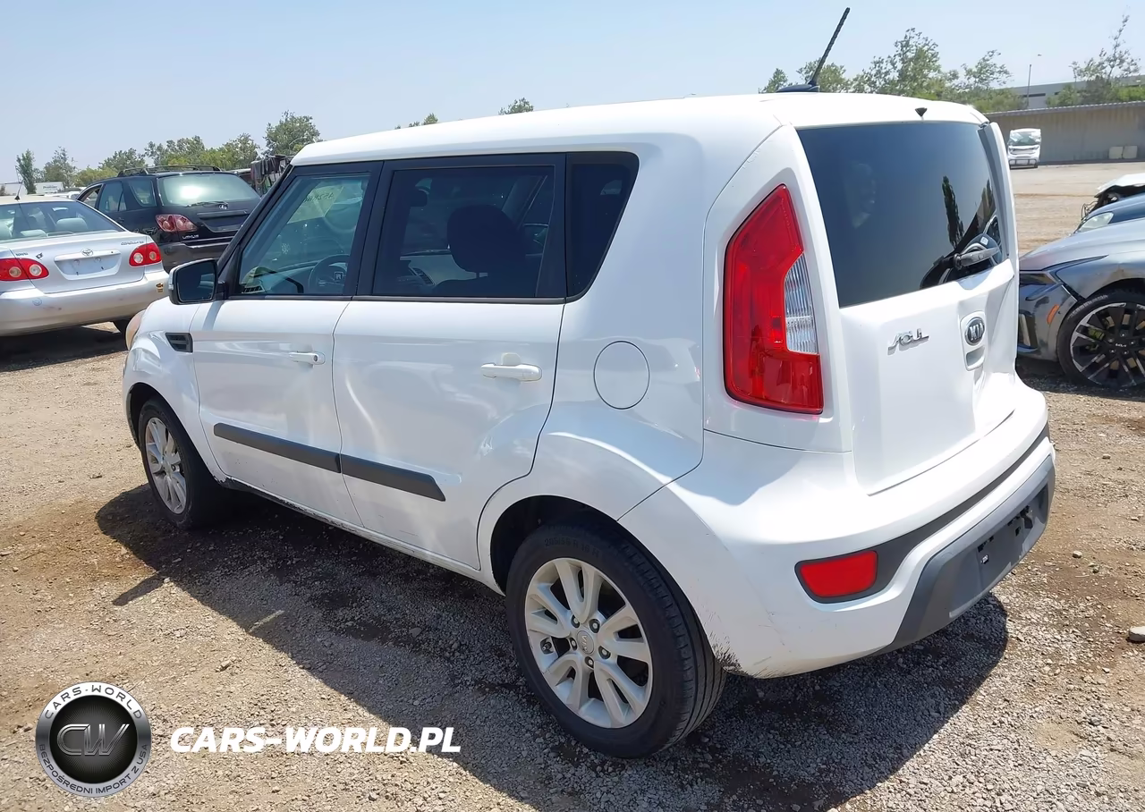 2013 Kia Soul + VIN:KNDJT2A62D7498810 - 3