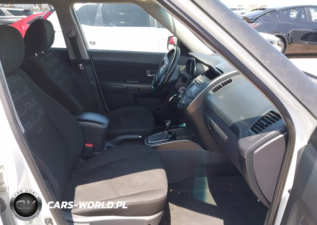 2013 Kia Soul + VIN:KNDJT2A62D7498810 - 5